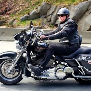 Meet your Posher, Adam